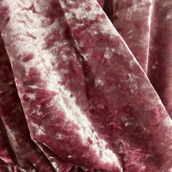 Romeo & Juliet Couture Rose Crushed Velvet Romper Size M NWT - Picture 6 of 10